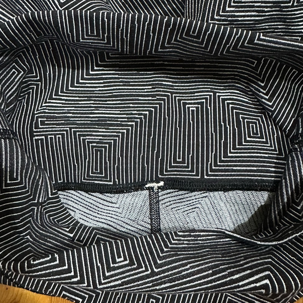 lululemon athletica Black and White Patterned Leggings - Picture 5 of 11